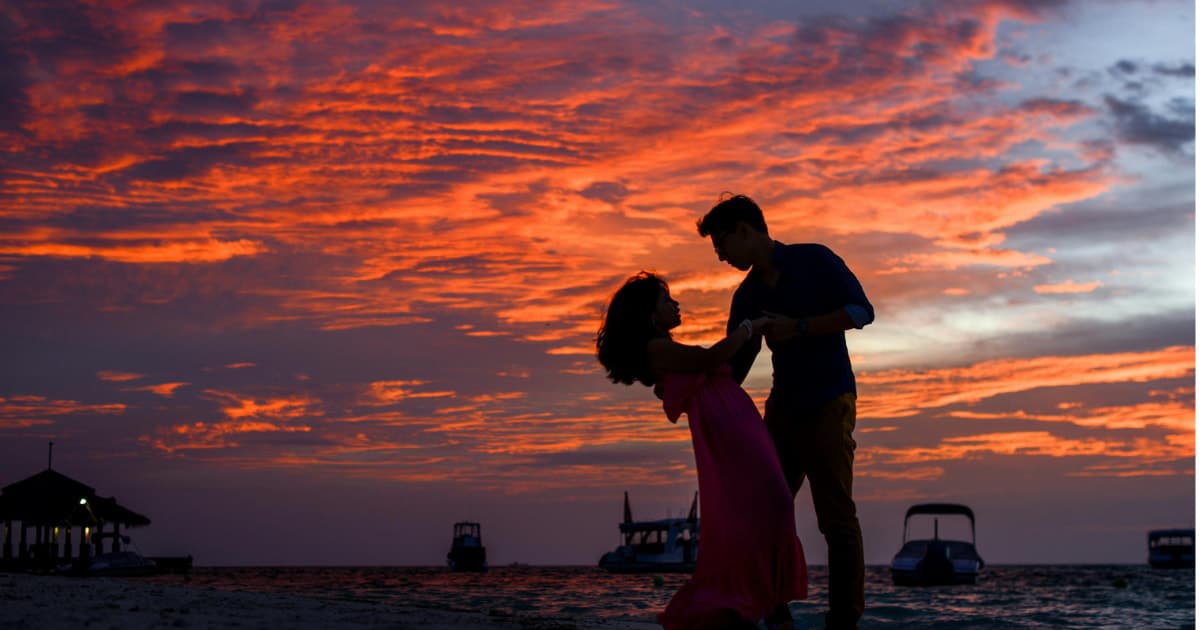 65 Affirmations for Attracting Love: Open Your Heart and Call It In